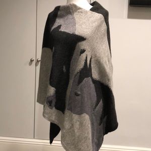 Solar horse image poncho , 100%wool